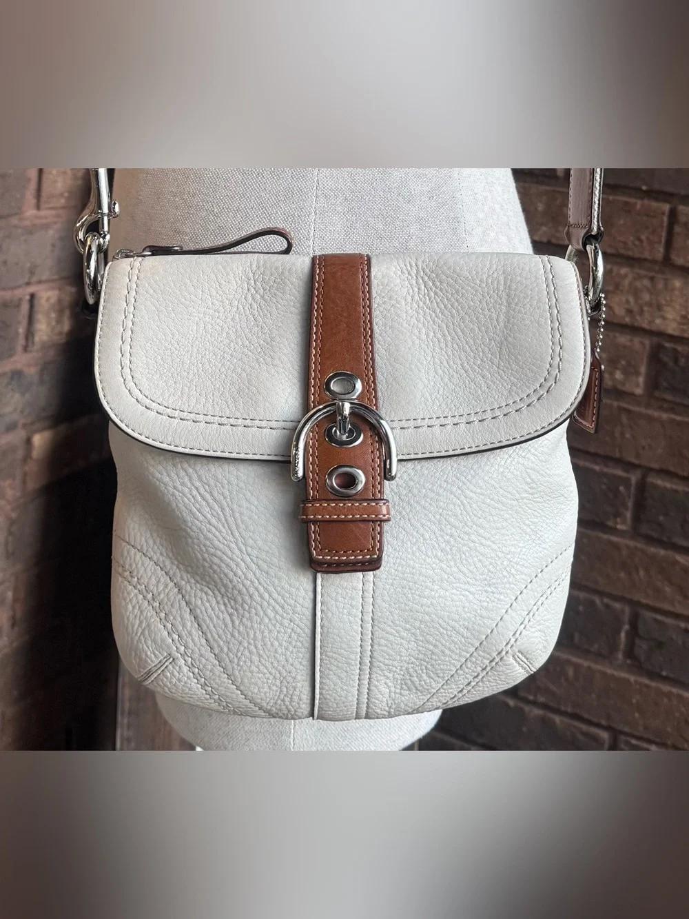 Coach Rare VTG Pebbled Soho Flap Crossbody Satchel Creme Leather Shoulderbag Y2K